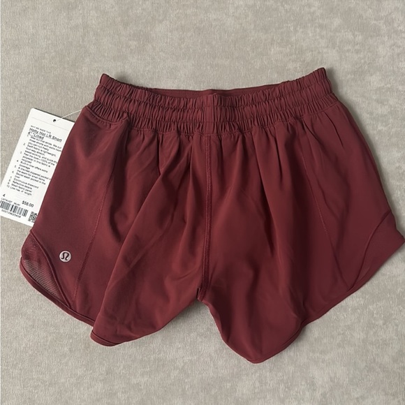 lululemon mulled wine hotty hot shorts 4 inch size 2 - Picture 3 of 3